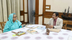প্রধানমন্ত্রীর সঙ্গে সাক্ষাৎ করলেন বিএসএমএমইউ ভিসি