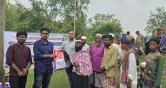 ভোলার প্রত্যন্ত অঞ্চলে মেডিসিন ক্লাবের ঈদ সামগ্রী বিতরণ