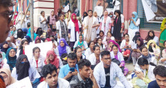 সলিমুল্লাহ মেডিকেলে শিক্ষার্থীদের ওপর হামলা, ছাত্রাবাসে ঢুকে নারীদের হয়রানির হুমকি
