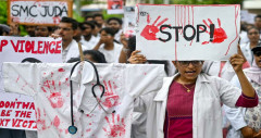 ডা. মৌমিতা হত্যার বিচারের দাবিতে মানববন্ধন করবেন চিকিৎসকরা
