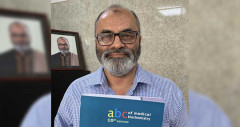 বিএসএমএমইউর বায়োকেমিস্ট্রির চেয়ারম্যান অধ্যাপক মোজাম্মেল
