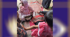 ভর্তি পরীক্ষার হলে মেয়ে, বাইরে অপেক্ষমাণ মায়ের মৃত্যু
