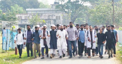 আইনজীবী সাইফুল হত্যার প্রতিবাদে শেবাচিমে শিক্ষার্থীদের বিক্ষোভ মিছিল