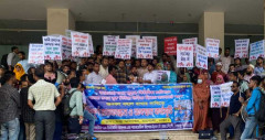 চাকরি স্থায়ী ও বকেয়ার দাবিতে কোভিডে চুক্তিভিত্তিক নিয়োগপ্রাপ্তদের অবস্থান