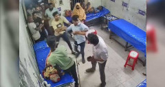 দুর্ঘটনায় আহত শিশুর মৃত্যু: চিকিৎসকের ওপর স্বজনদের হামলা