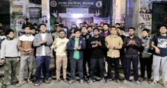 ওসমান হাদীর ওপর হামলার প্রতিবাদে ঢাকা ডেন্টাল কলেজে শিক্ষার্থীদের বিক্ষোভ