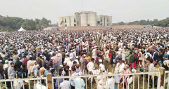 শহীদ ওসমান হাদির জানাজায় লাখো মানুষের ঢল