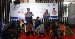 বকেয়া বেতনের দাবিতে অনশন-অবস্থানে পরিবার পরিকল্পনার অস্থায়ী ৮৭০ স্বাস্থ্যকর্মী