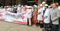 স্বেচ্ছায় রক্তদানে মিটে ৩০ ভাগ চাহিদা, সংকট মোকাবিলায় ডাটাবেজে জোর