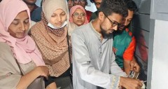 অপসারণের দাবিতে বরিশাল সিভিল সার্জনের কক্ষে তালা