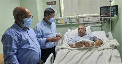 সিসিইউতে অধ্যাপক ডা. পাভেল, হাসপাতালে গিয়ে খোঁজ নিলেন ডা. বিটু