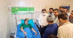 ডা. আসাদুর রহমানকে দেখতে ঢামেকে স্বাস্থ্যমন্ত্রী