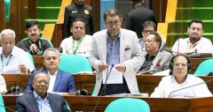 আন্তর্জাতিক মানদণ্ড পূরণে বাংলাদেশে প্রয়োজন আরও ৫৮ হাজার চিকিৎসক 