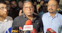 মমেকে আগুন: পদদলিত হয়ে ছয়জনের মৃত্যুর খবর সঠিক নয়