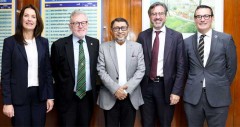 স্বাস্থ্যমন্ত্রীর সঙ্গে যুক্তরাজ্যের সংসদীয় প্রতিনিধিদলের সাক্ষাৎ
