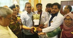 ভাতা বৃদ্ধি ও নিরাপত্তাসহ তিন দফা দাবিতে স্বাস্থ্য প্রতিমন্ত্রীর কাছে রামেক ইন্টার্নদের স্মারকলিপি