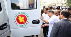নিরাপদ খাদ্য পরীক্ষার ভ্রাম্যমাণ ল্যাব পরিদর্শনে প্রধানমন্ত্রী