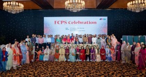 এফসিপিএস অর্জনকারী চিকিৎসকদের সম্মাননা দিল এরিস্টোফার্মা