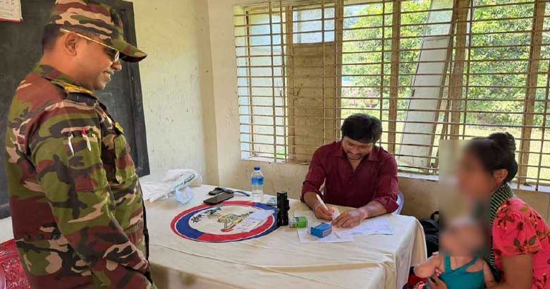 লক্ষ্মীছড়ির দুর্গম জনপদে সেনাবাহিনীর বিনামূল্যে চিকিৎসাসেবা