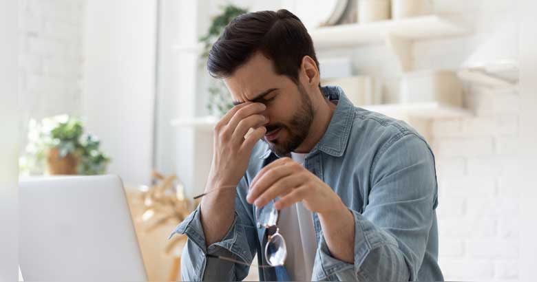 ডিজিটাল যুগে বাড়তি ঝুঁকিতে চোখ: সুরক্ষায় করণীয়