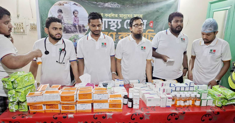 লক্ষ্মীপুরে বন্যার্তদের পাশে ন্যাশনাল ডক্টরস ফোরাম