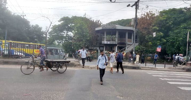 সন্ধ্যা ৬টা থেকে অনির্দিষ্টকালের জন্য কারফিউ