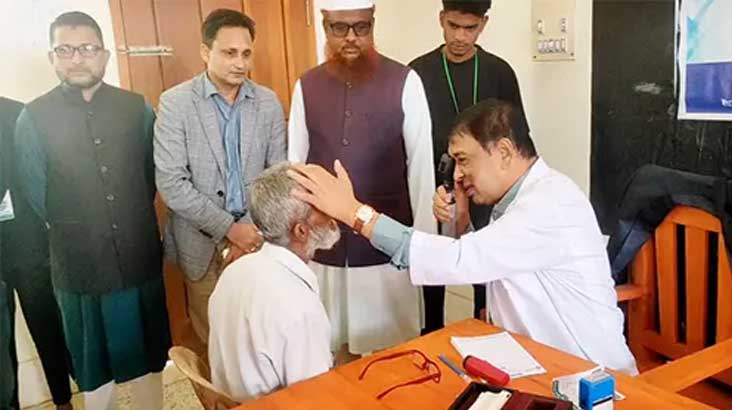 গণঅভ্যুত্থানে শহীদদের স্মরণে হবিগঞ্জে ফ্রি চিকিৎসা