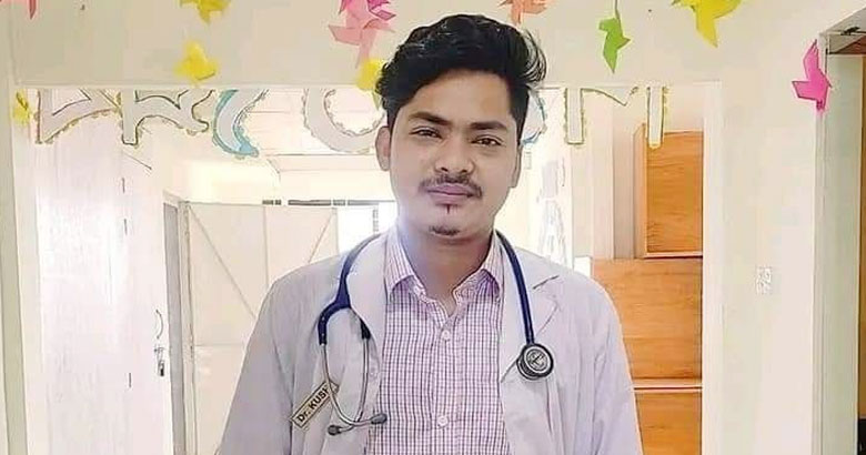 আহতদের চিকিৎসা না দিয়ে পুলিশে: সাবেক ছাত্রলীগ নেতা ডা. অর্নব গ্রেপ্তার