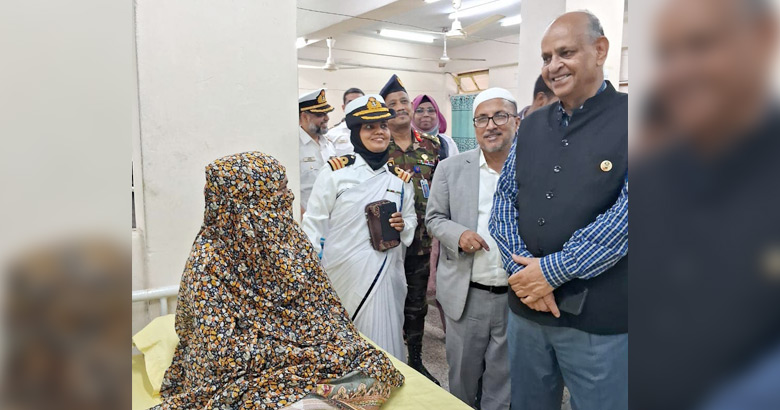 পতেঙ্গায় নৌবাহিনী হাসপাতাল পরিদর্শন স্বাস্থ্যমন্ত্রীর