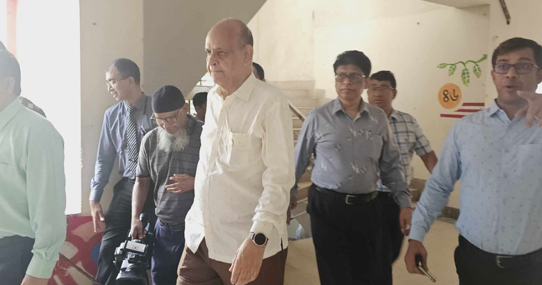 সলিমুল্লাহ মেডিকেল পরিদর্শন করলেন স্বাস্থ্যমন্ত্রী