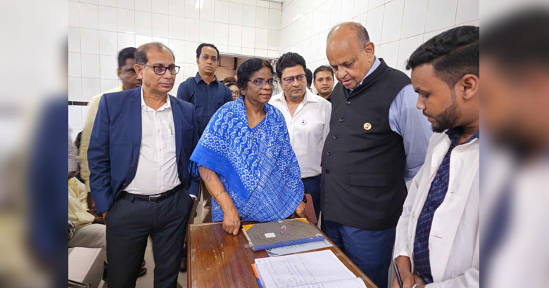 ‘মেডিকেল বাড়ানোর পক্ষে নয়, মান বৃদ্ধি করতে হবে’