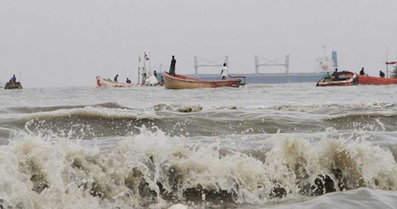 ঘূর্ণিঝড় ডানা: বন্দরে ৩ নম্বর স্থানীয় সতর্ক সংকেত
