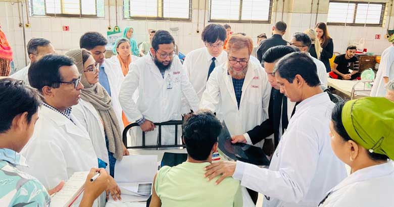 আন্দোলনে আহতদের চিকিৎসা দিতে থাই মেডিকেল টিম ঢাকায়
