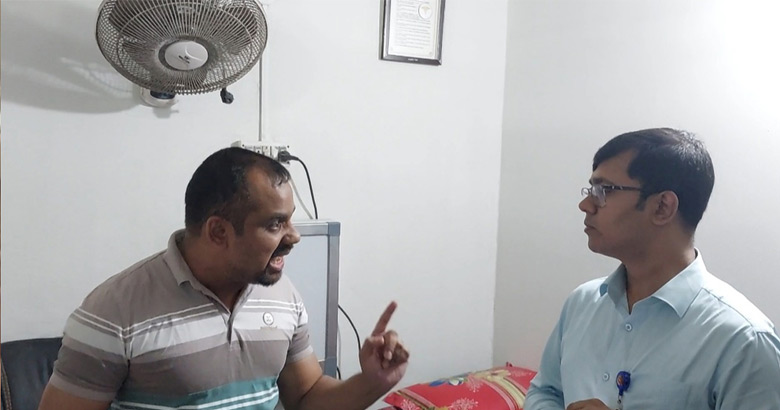 ‘ডাক্তার’ পদবি ব্যবহার, ডিএমএফ ডিগ্রিধারীকে ৫০ হাজার টাকা জরিমানা