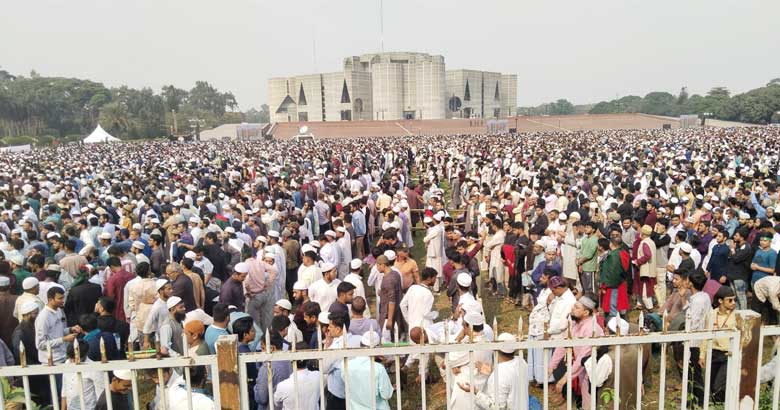 শহীদ ওসমান হাদির জানাজায় লাখো মানুষের ঢল