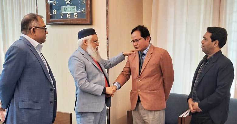 স্বাস্থ্য মহাপরিচালকের সঙ্গে তর্কে জড়ানো চিকিৎসককে ক্ষমা, পূর্বের পদে বহাল