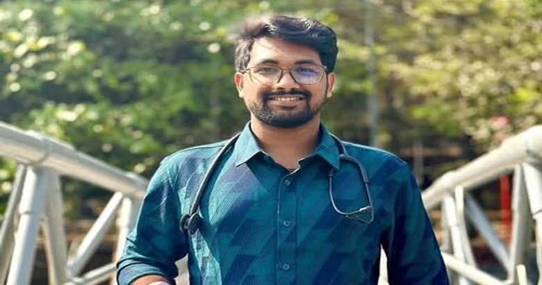 গোপালগঞ্জে সড়কে ট্রাক চাপায় প্রাণ গেল চিকিৎসকের