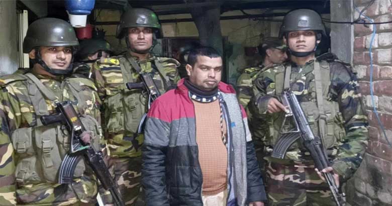 রংপুরে মাদক ও সরকারি ওষুধ সামগ্রীসহ সেনাবাহিনীর হাতে যুবক আটক