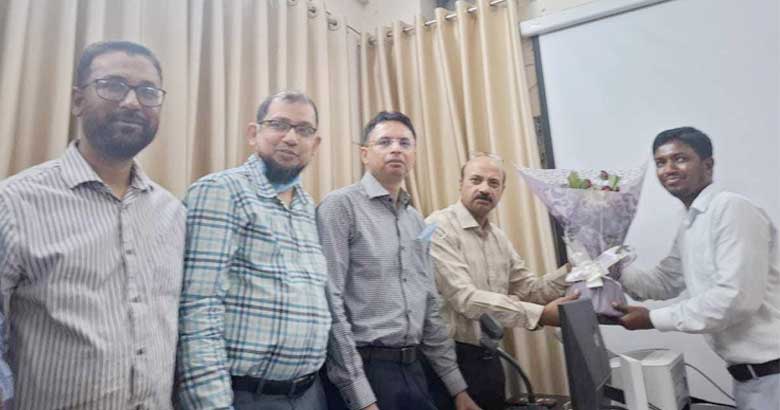 ঢামেকে নিজ বিভাগে সংবর্ধিত ইউমব নেতা ডা. মোবারক