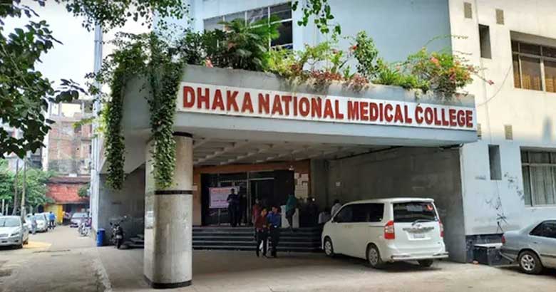 ন্যাশনাল মেডিকেল কলেজের সামনে দুর্বৃত্তের এলোপাতাড়ি গুলি, নিহত ১