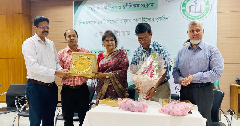 এনাম মেডিকেলে বিশ্ব শিক্ষক দিবস উদযাপন ও গুণী শিক্ষকদের সংবর্ধনা