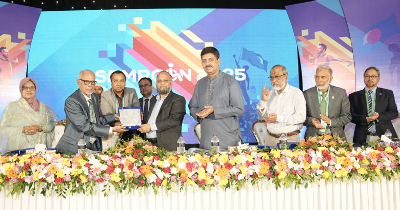 বিএসপিএমআর’র লাইফ টাইম এচিভমেন্ট অ্যাওয়ার্ডে ভূষিত অধ্যাপক কামরুল