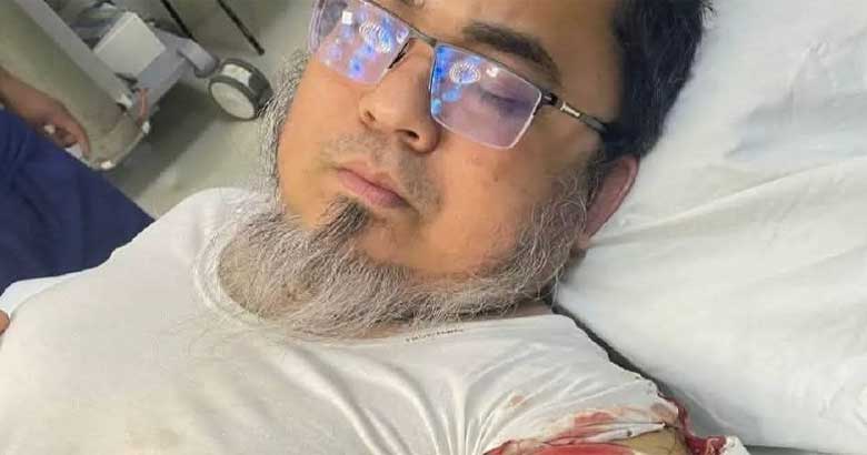 ক্যান্সার হাসপাতালের উপ পরিচালককে কুপিয়ে জখম