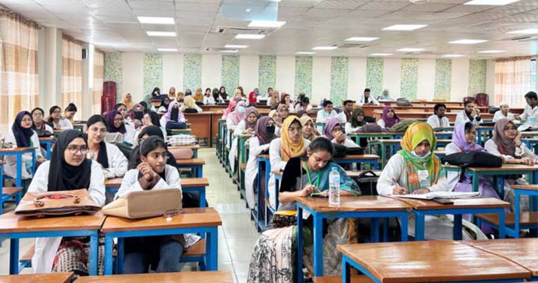 শেবাচিমে জার্নাল ক্লাবের উদ্যোগে ‘রিসার্চ ফেস্ট’ অনুষ্ঠিত
