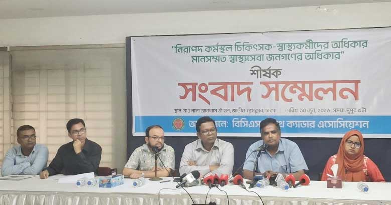 হাসপাতালে শয্যার সঙ্গে জনবল, অবকাঠামো, প্রশাসনিক সক্ষমতাও বাড়াতে হবে