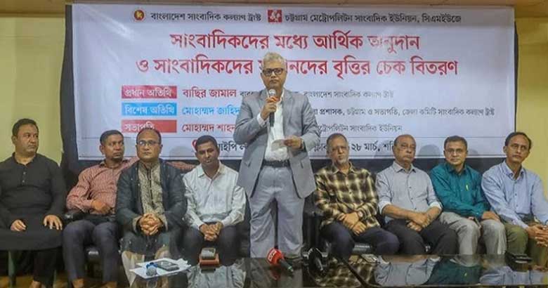 ‘সাংবাদিকদের জন্য হেলথ কার্ড চালুর পরিকল্পনা করছে সরকার’