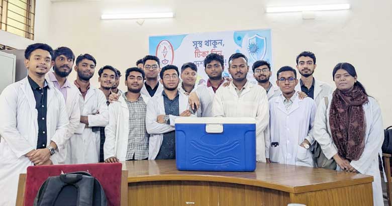 কুমেকে সন্ধানীর হেপাটাইটিস-বি ভ্যাকসিনেশন কর্মসূচিতে সেবা পেলেন শতাধিক শিক্ষার্থী