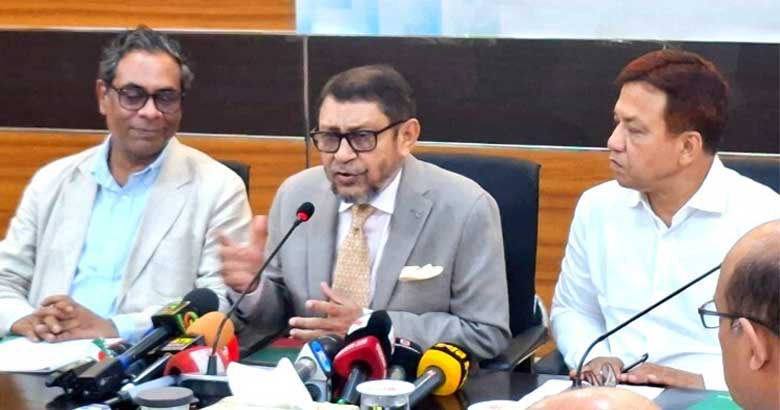 ইন্টার্ন চিকিৎসকদের দাবির যৌক্তিকতা খতিয়ে দেখার আশ্বাস স্বাস্থ্যমন্ত্রীর