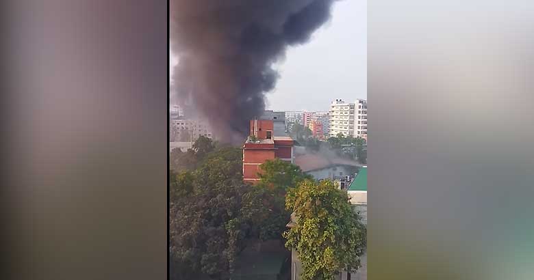 গাজীপুরে ইবনে সিনা ওষুধ কারখানায় আগুন