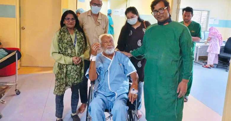 হৃদরোগে আক্রান্ত হয়ে হাসপাতালে কাদের সিদ্দিকী